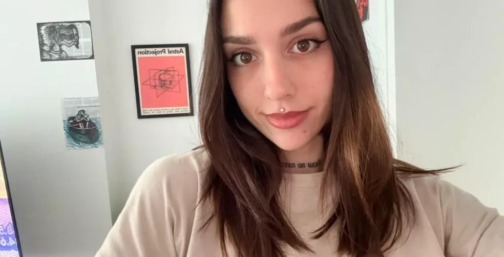 Innocent mommy face but with really wild thoughts