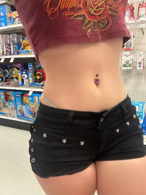 Is not my fault my shorts are so low (it is)