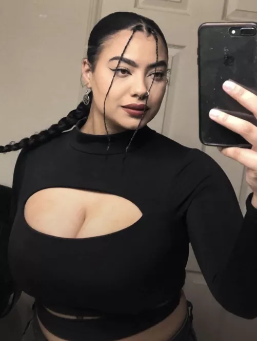 It’s officially the start of my birthday weekend, let the drains begin 🥀