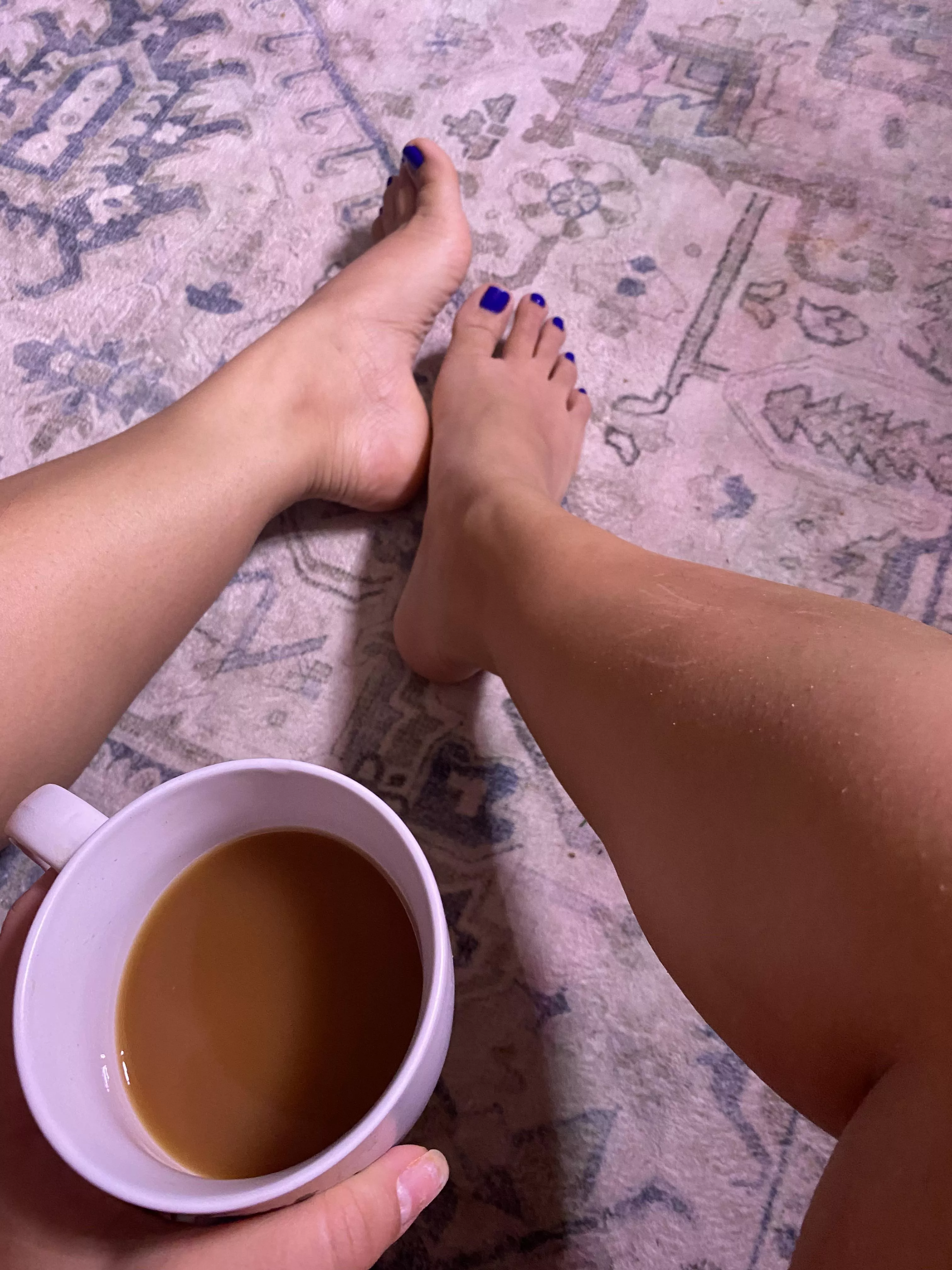 Just a girl with blue toes and a caffeine addiction 🙊