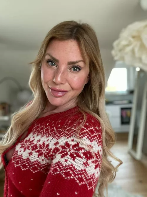 Just a little gloss 💋