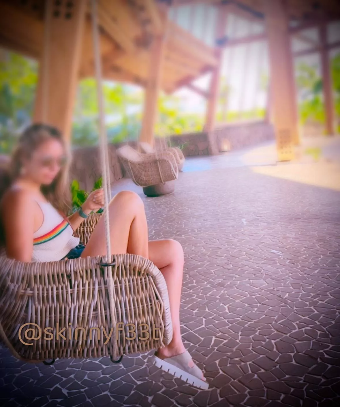 Kicking back for #feetfriday