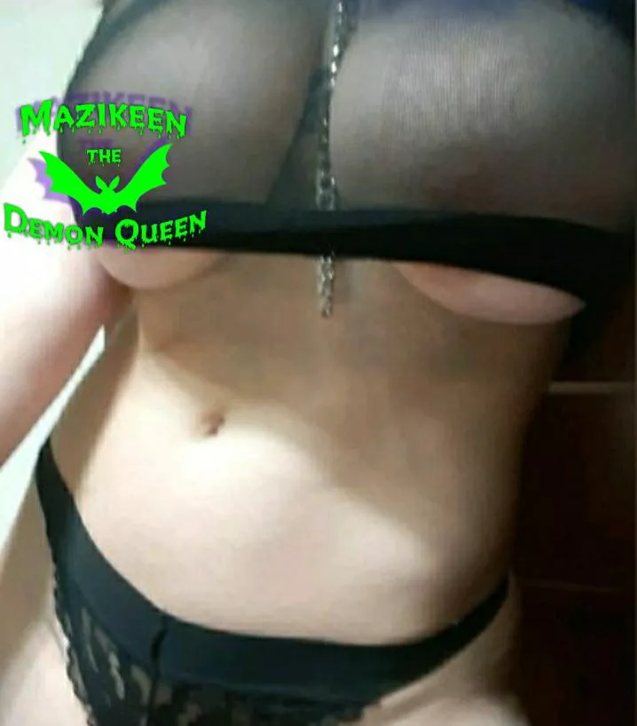 Let's pretend to be ghosts and play under the sheets