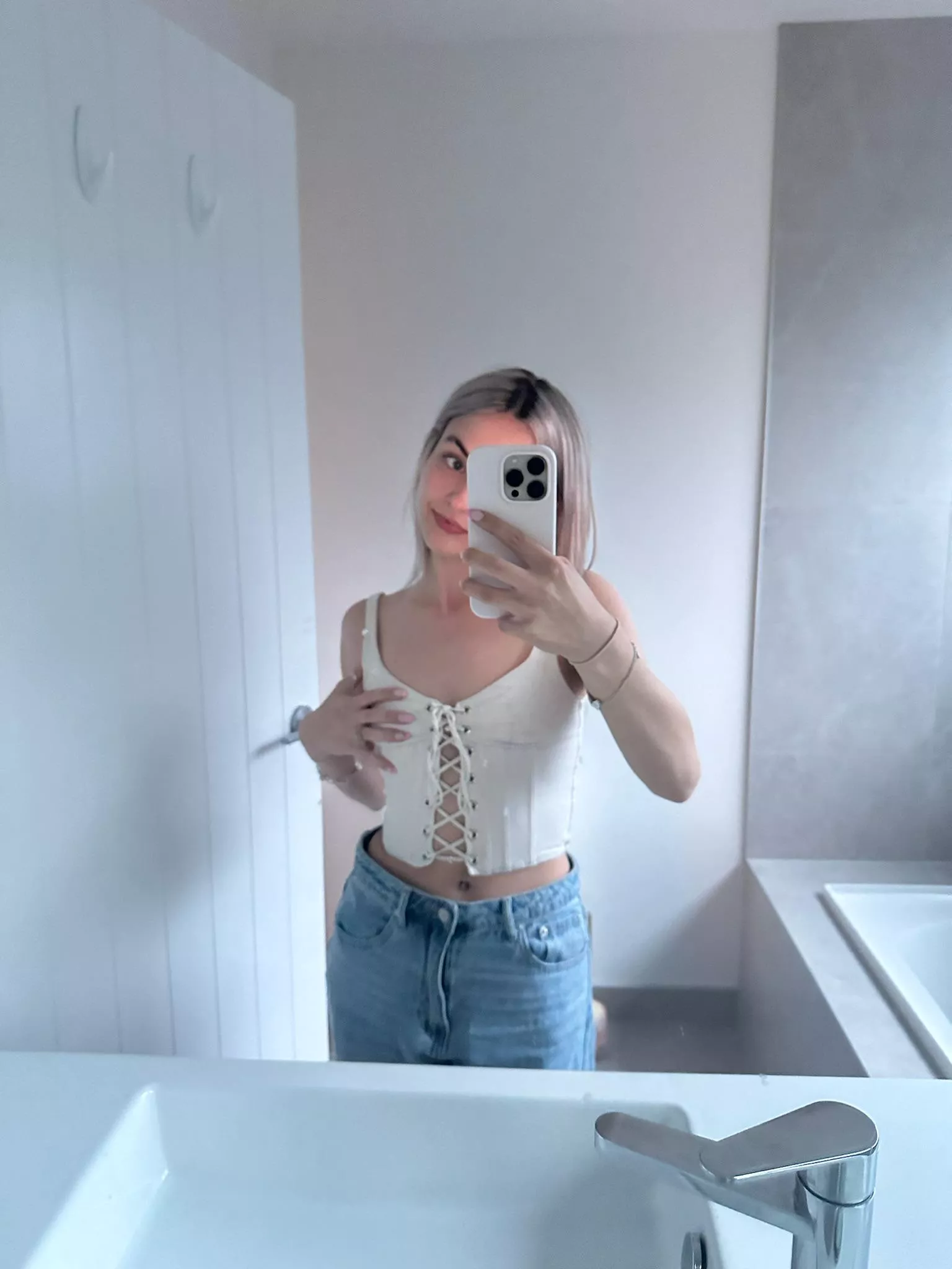 looking for an older daddy to pump me full of cum 