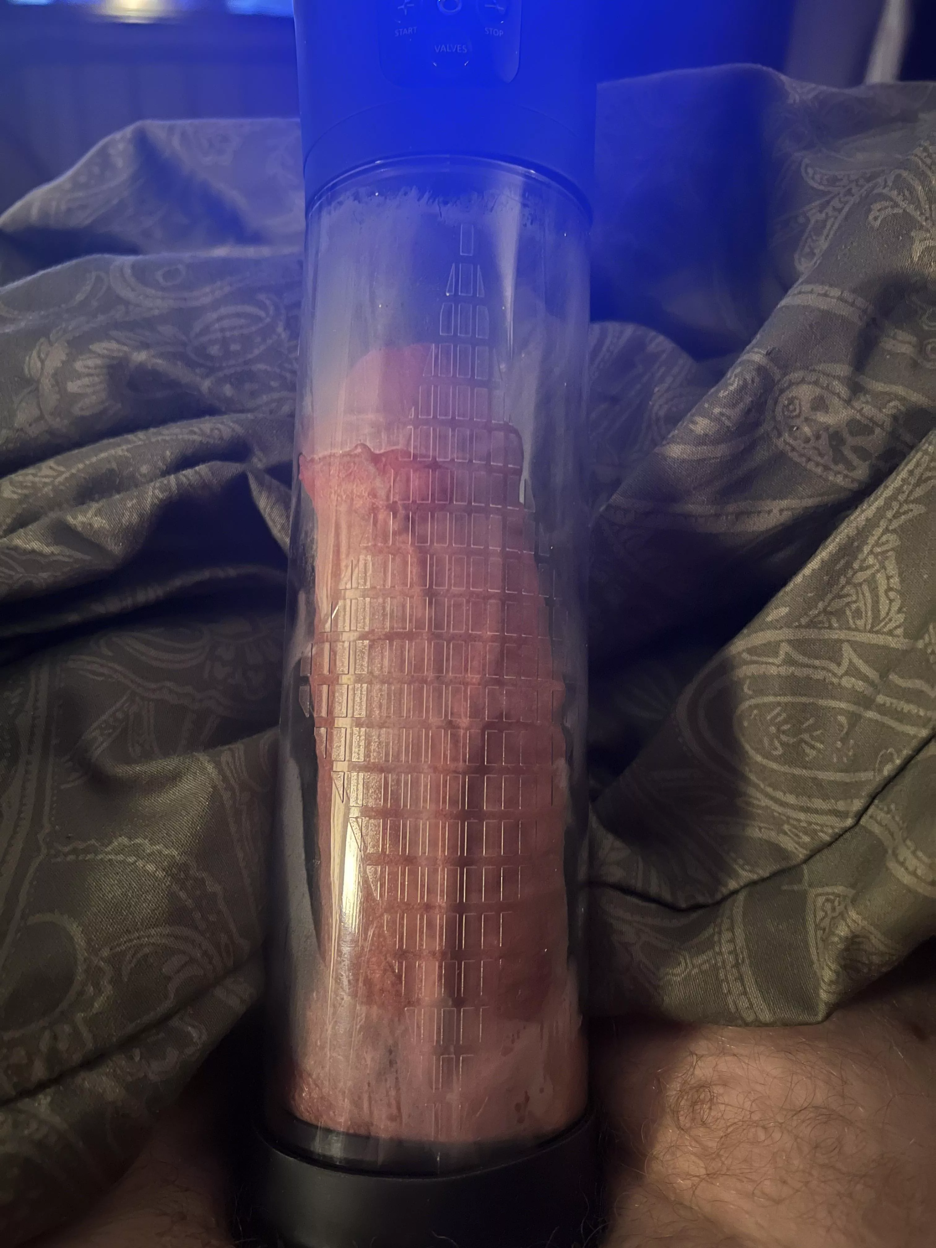 Love how the veins pops when I start pumping🍆