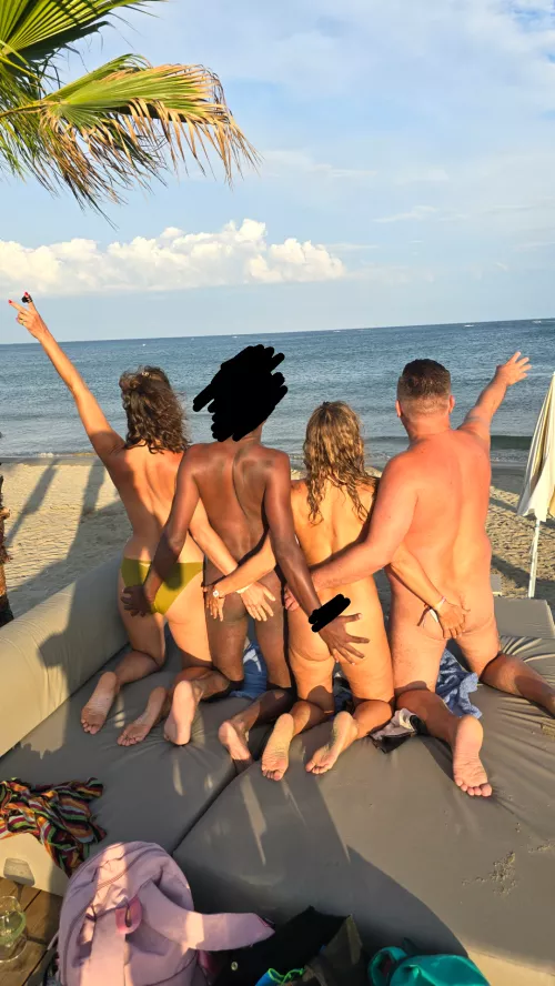 Love making friends at sunset in Capdag