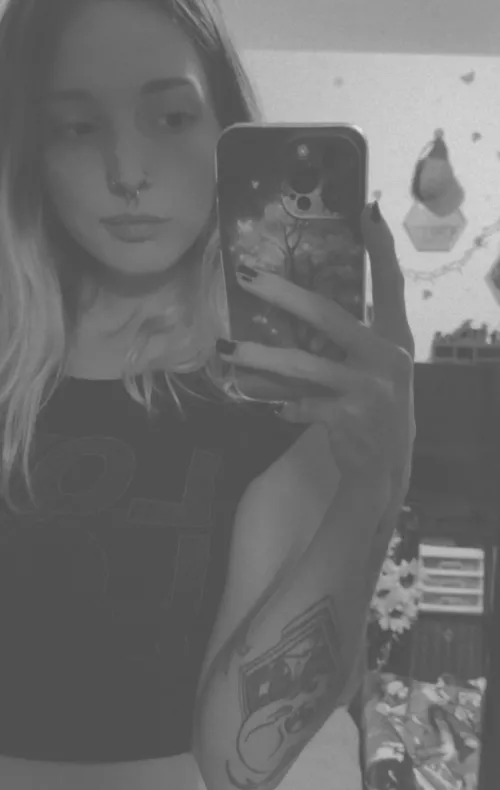 Make me happy, paypig. You know it’s what you exist for😏