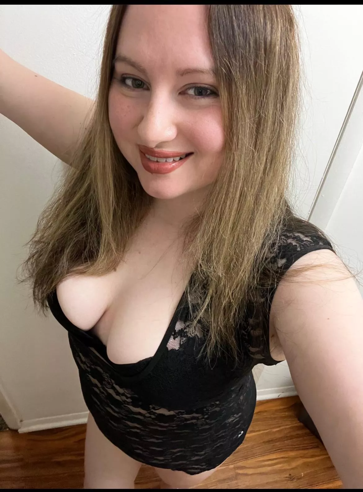 Milfs are sexy in lace 