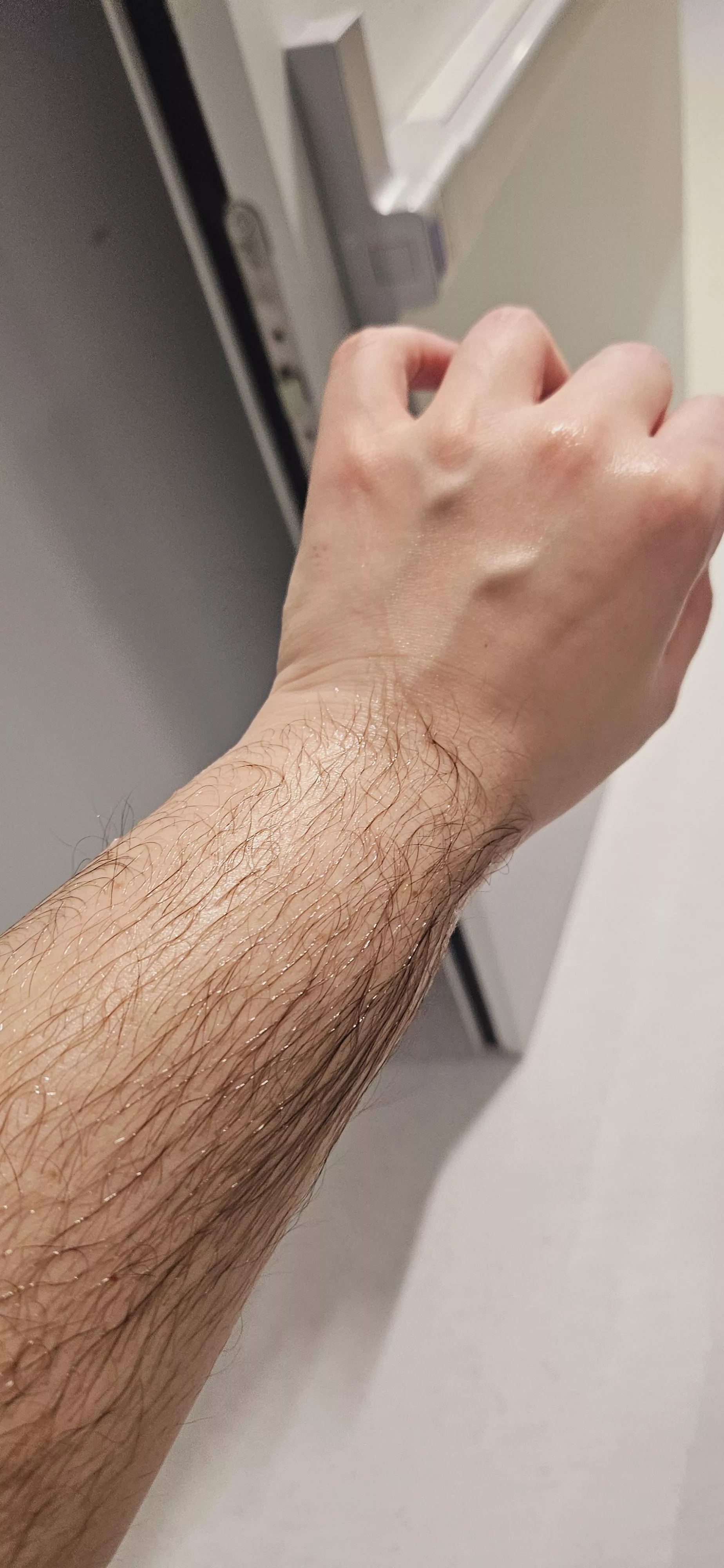 My hairy wet [arms] 🥵
