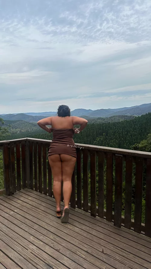 My only regret is not making my camera man bend me over with this view ⛰️ 