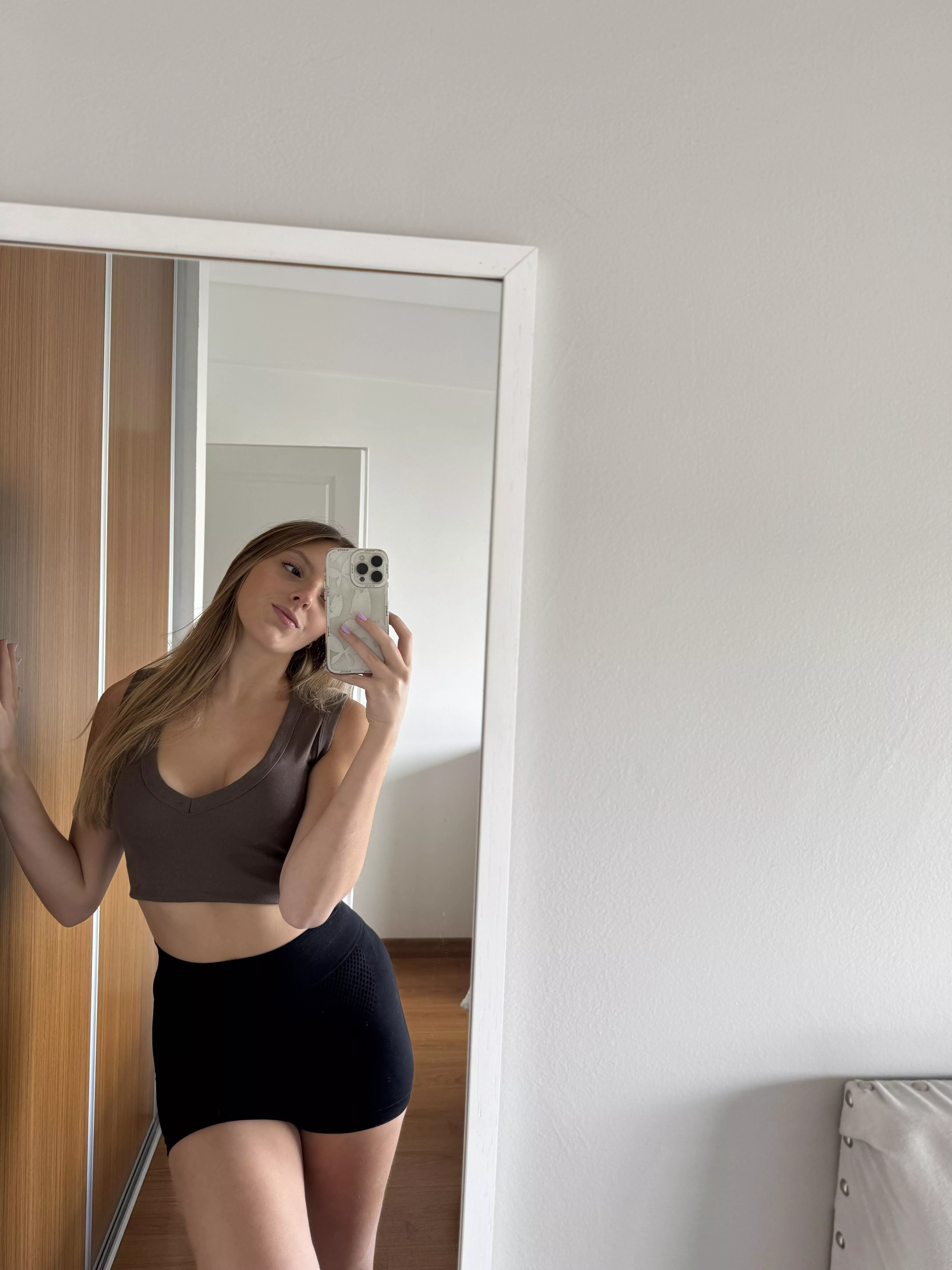 Need someone... whos ready to show a younger woman how its done