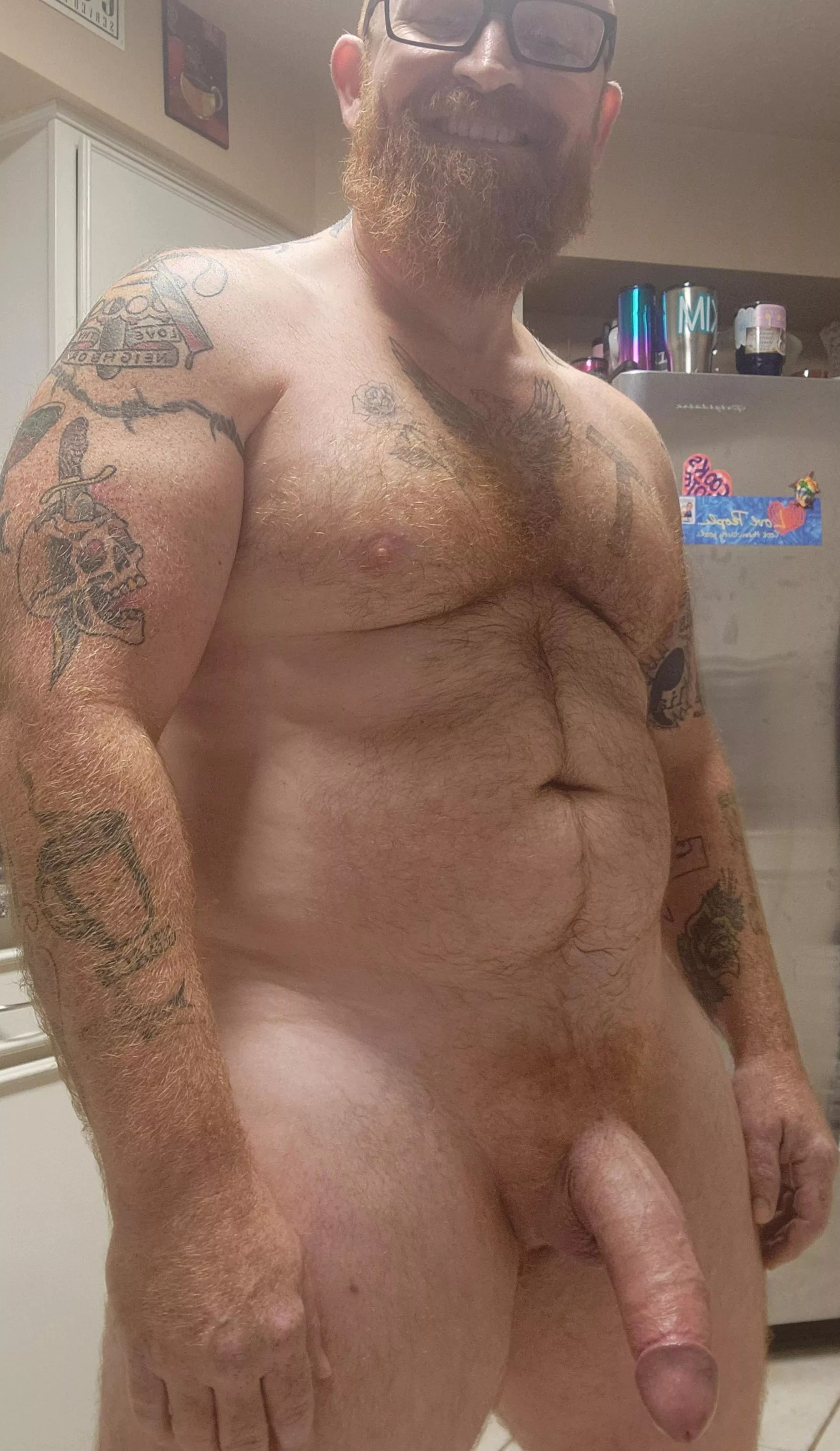 Nerdy tattooed daddy 🤓 