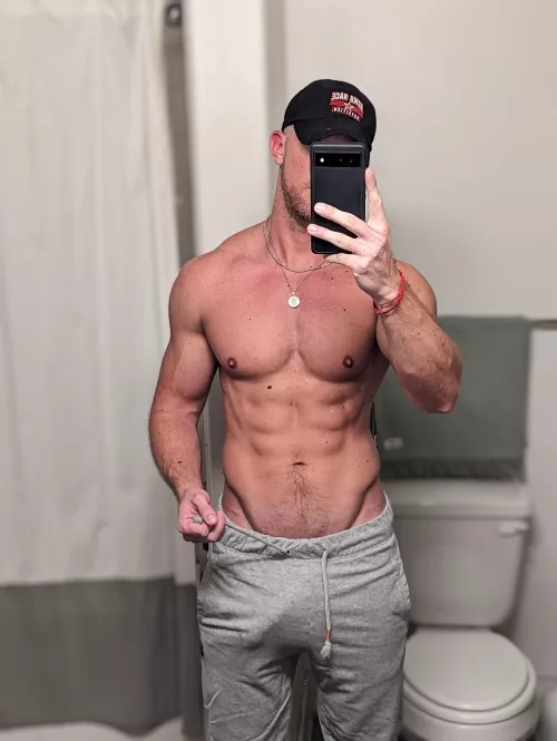 Never pass up a grey sweatpants pic