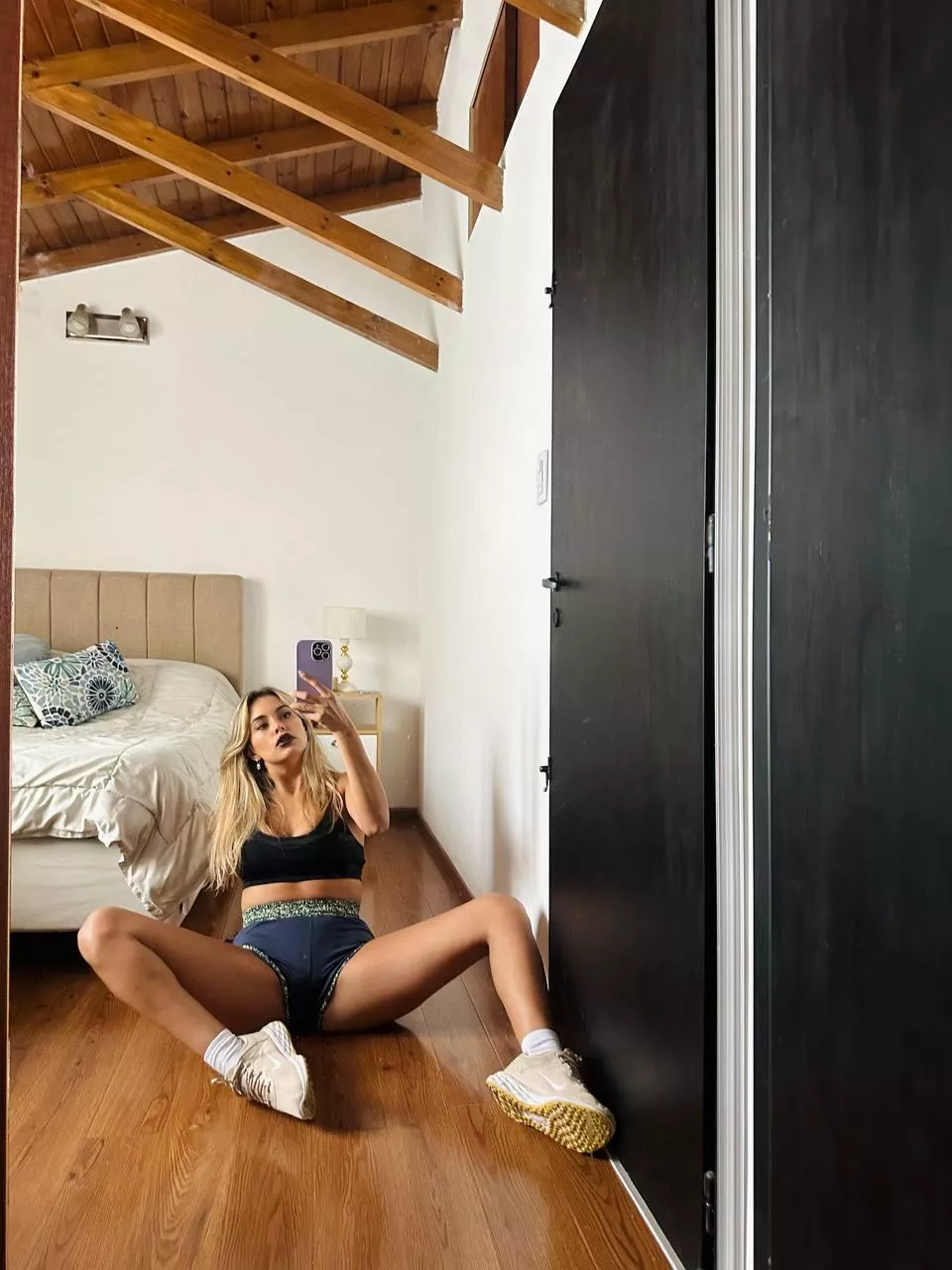 Opened legs even during working out