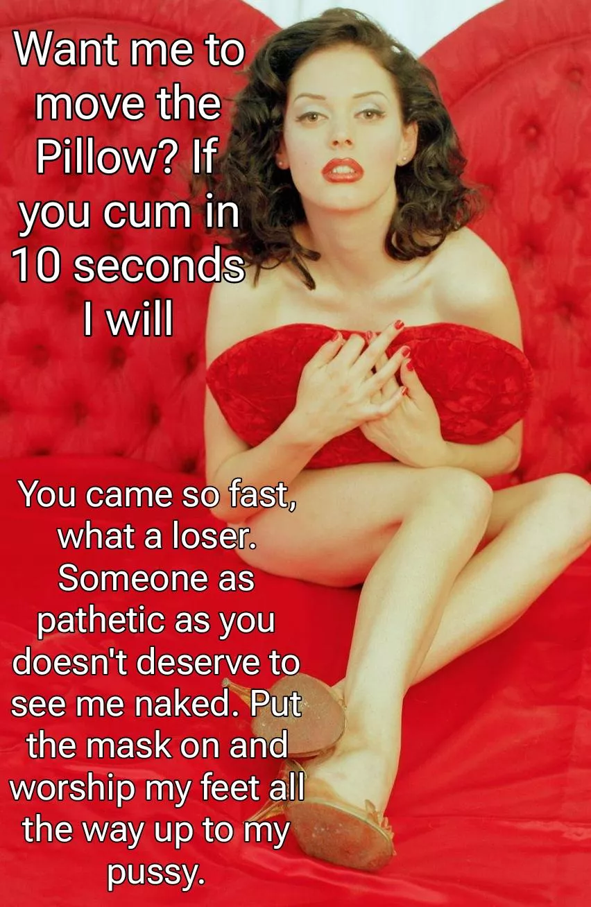 Rose McGowan plays a game with you. Rose McGowan plays a game with you.