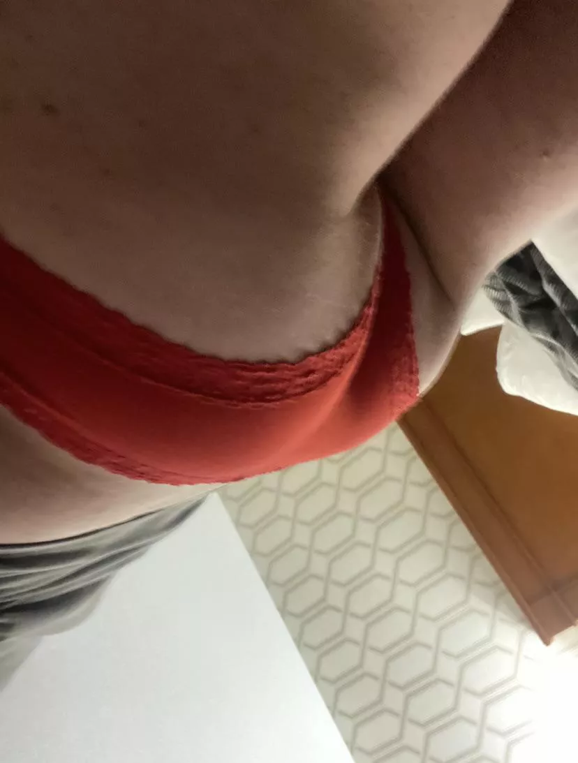 Sissy sub looking for fun! 