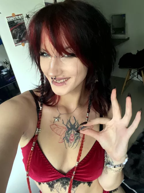 That dicklet will never be enough for a size queen like me