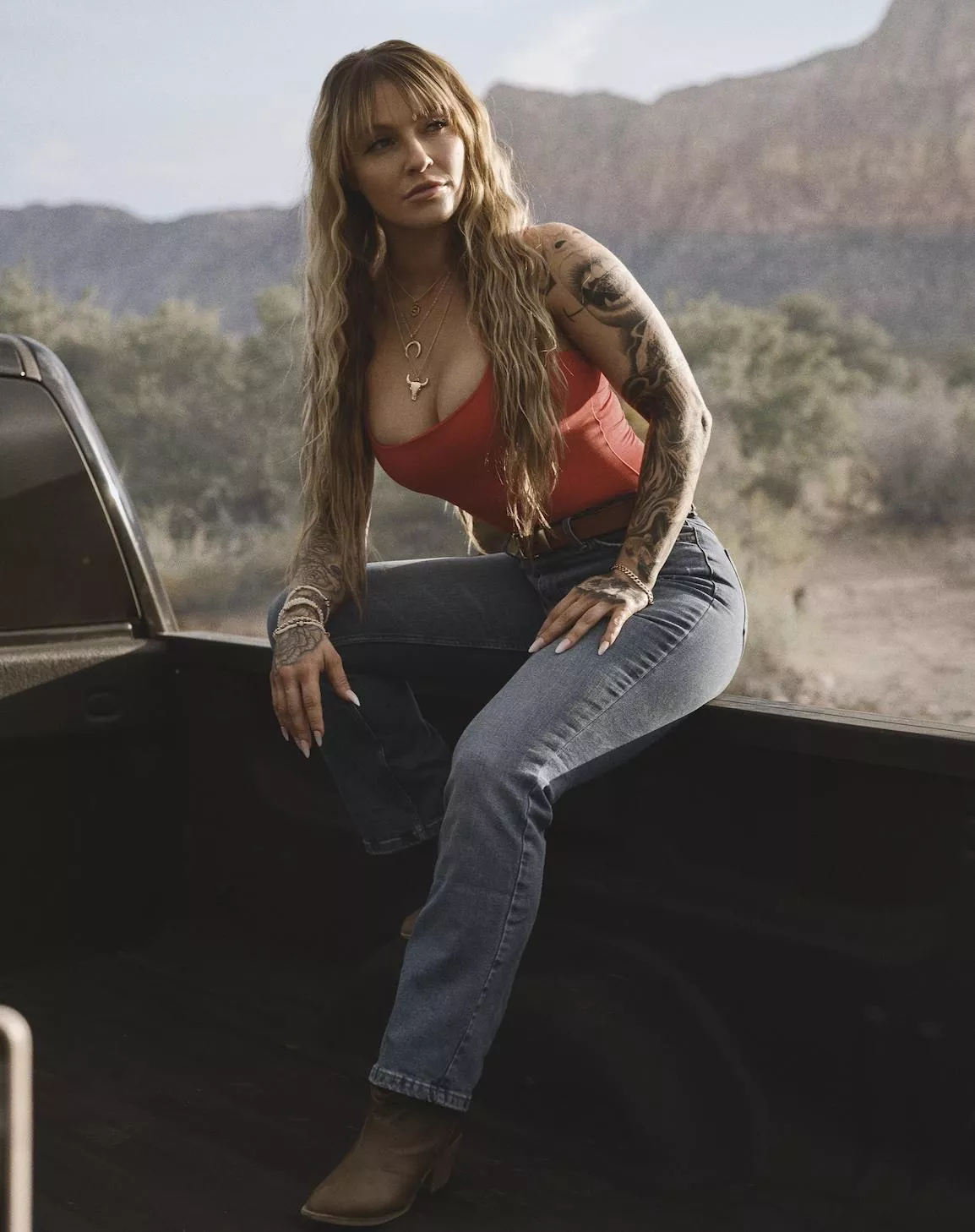 the boots stay on during