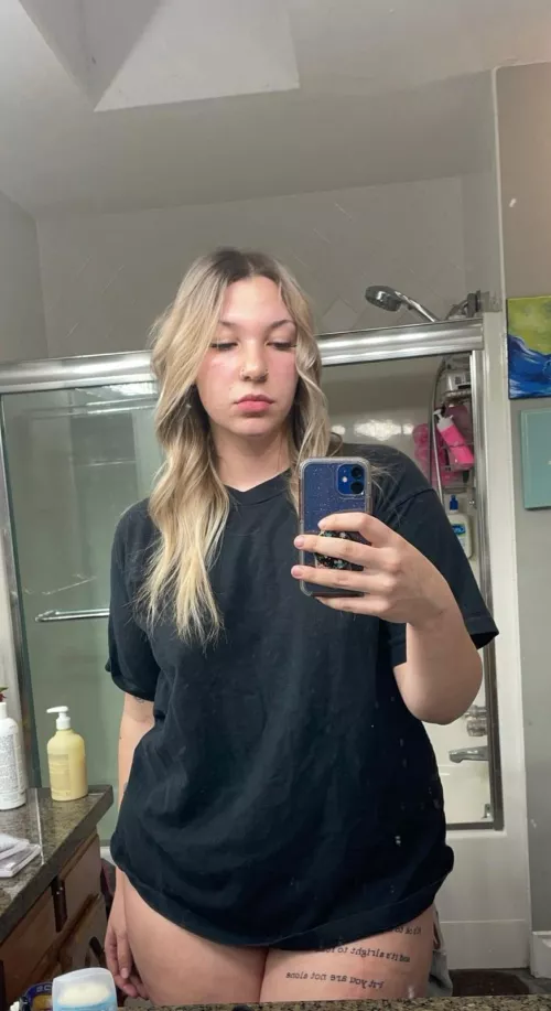 This is the I’ve been in bed all day look💁🏼‍♀️💁🏼‍♀️ very cutesy, very chill, very demure 