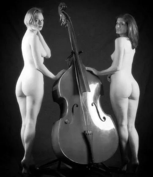 Three times nice and round in the lower parts 