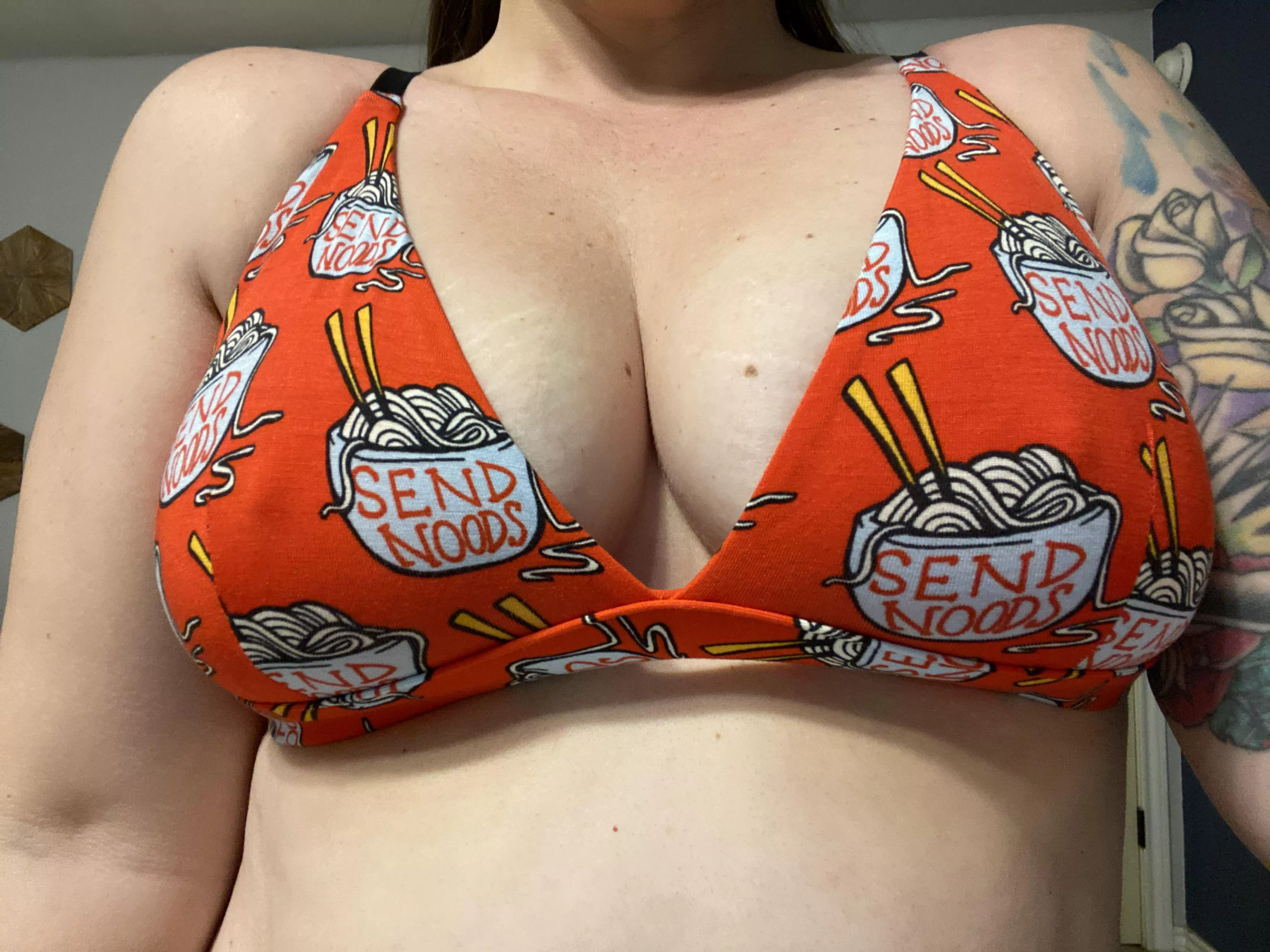 Titty Tuesday…. send noods! 😘