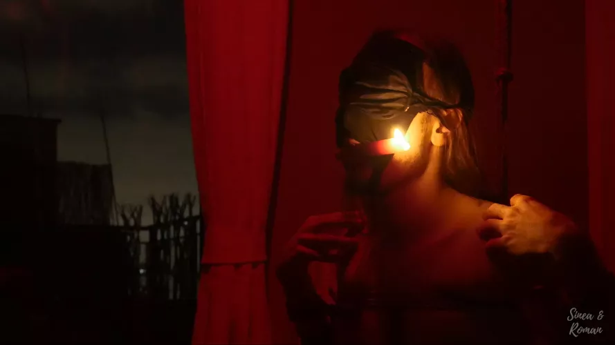 Today is St. Andrews Day and in Poland, we have a tradition of fortune-telling by pouring candle wax through the hole in the key 🕯️ We don't have a key with a big enough hole but we do have ropes 🪢 So I tied up Roman and made him pour it by hold