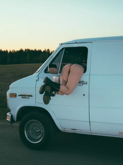 Victoria and Chevy Van G20