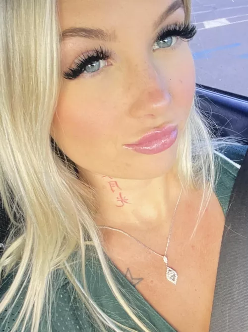 well so do blondies like me turn u on (Sydney)