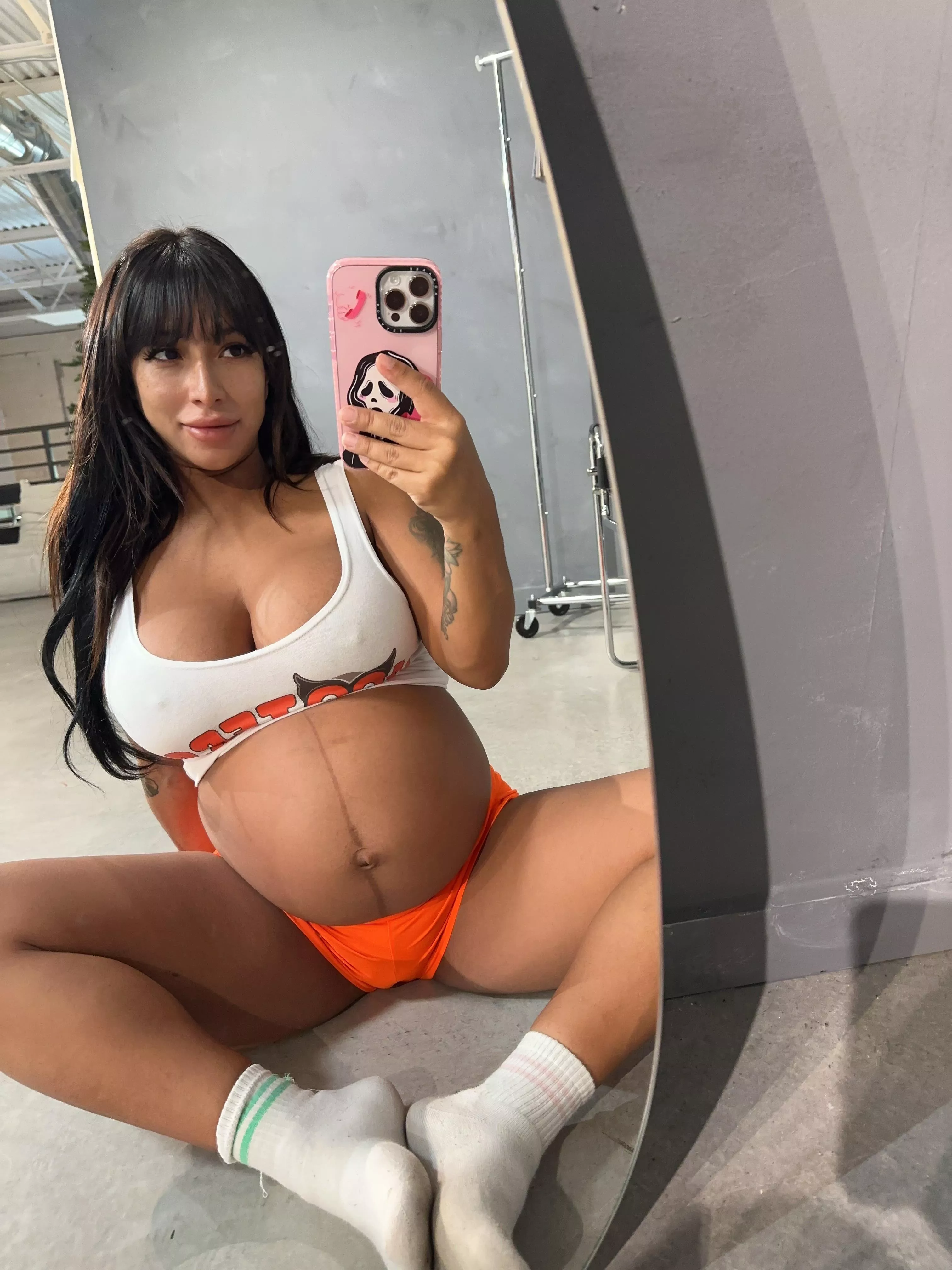 what's better than a horny preggo like me?