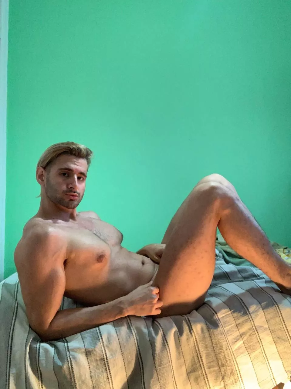 Who wants to squeeze my tits? 🥵