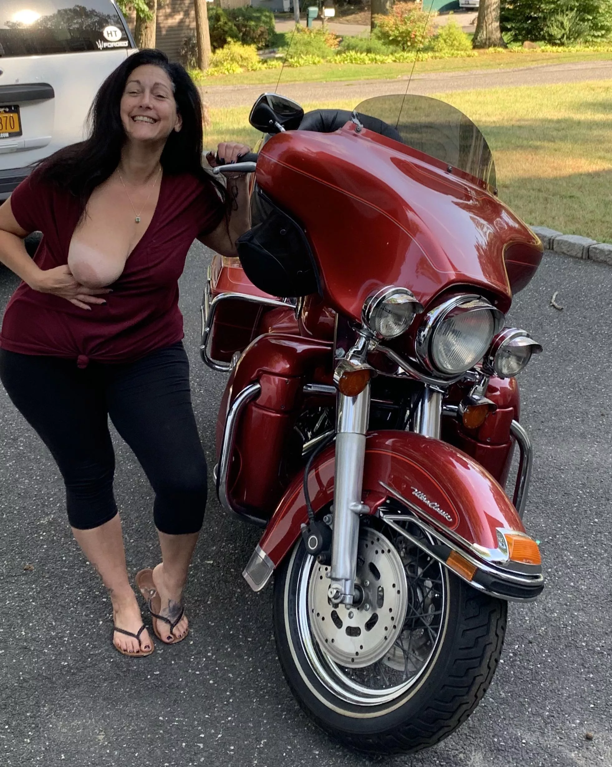 Wifee boobies flashing on hubbies Ultra..