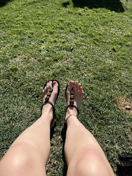 Y’all appreciate my toes
