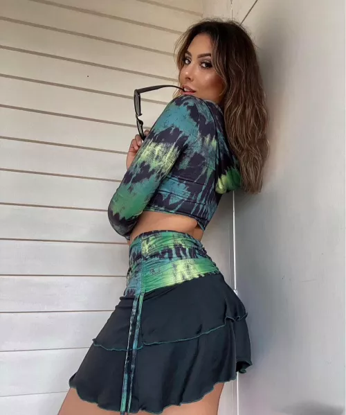 You look way better on your knees at my feet begging 