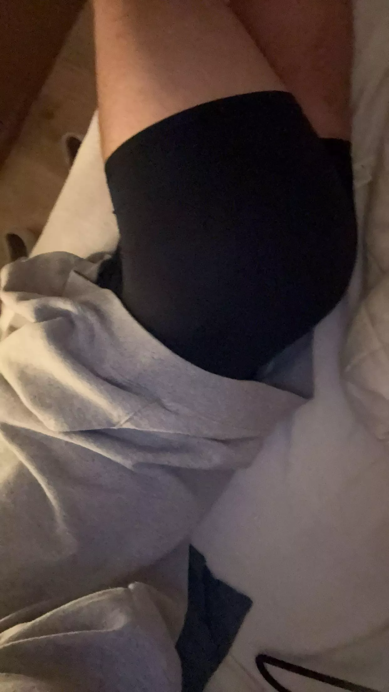 20 [M4M] looking for DL men, married men or dom tops. also be kinky and i don't like belly's sorry! want to give head tn! be pervy af and if ur into MILF stuff that's hot!