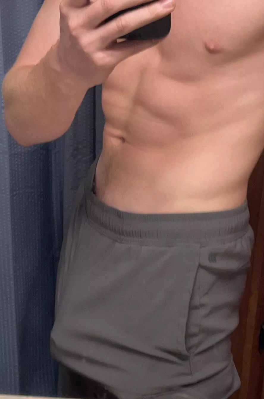 24 [M4F] Hosting in north Vegas 12/2-12/5 DDF-Hung