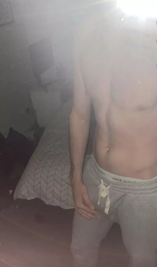 26 Straight M. Can host near city. HMU. Keen to play 