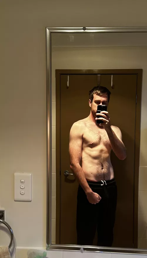 29 [M4F]Redcliffe. 6’3” straight, can host or travel, for FWB/casual