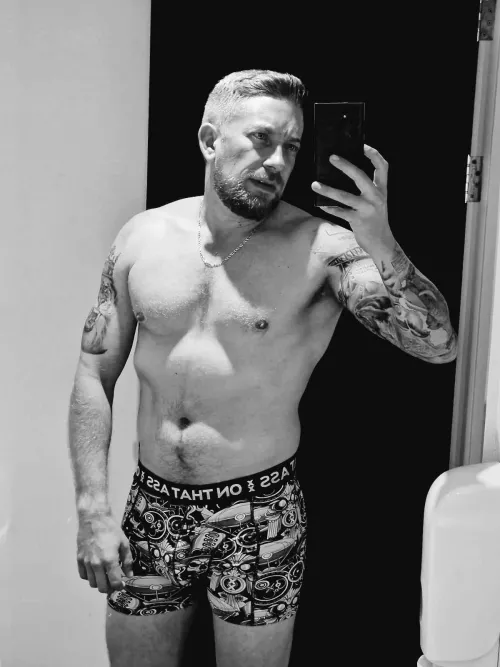 35m pom looking to find nsa relationship or fwb situation in or around the city 4000