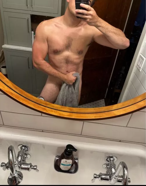 43yo married dl business professional is craving a fem twink half my age