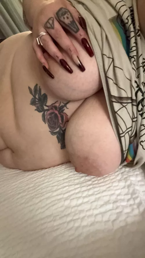 Always have a fresh set of talons😈