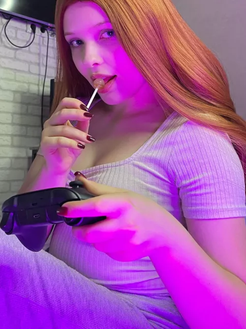 burgundy manicure is the most attractive