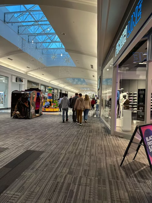 Cu[M] find me at West Town Mall 😘