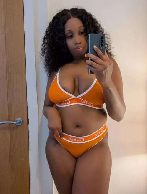 Cum put your hands all over me 💋 