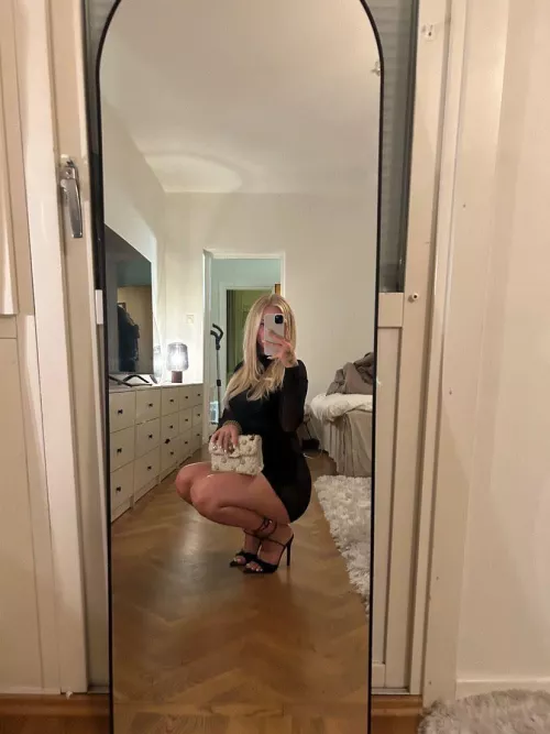 Do you like my tight dress and heels?