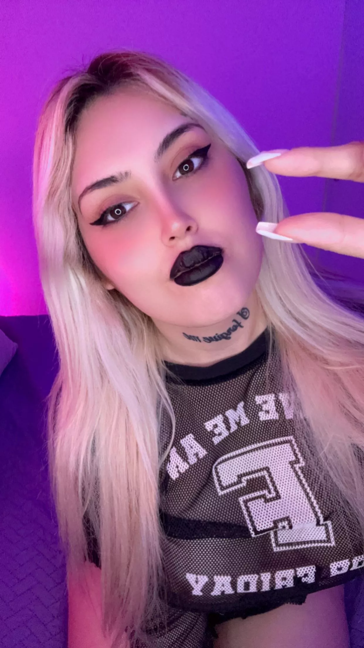 Even my nails longer than that ugly dick 