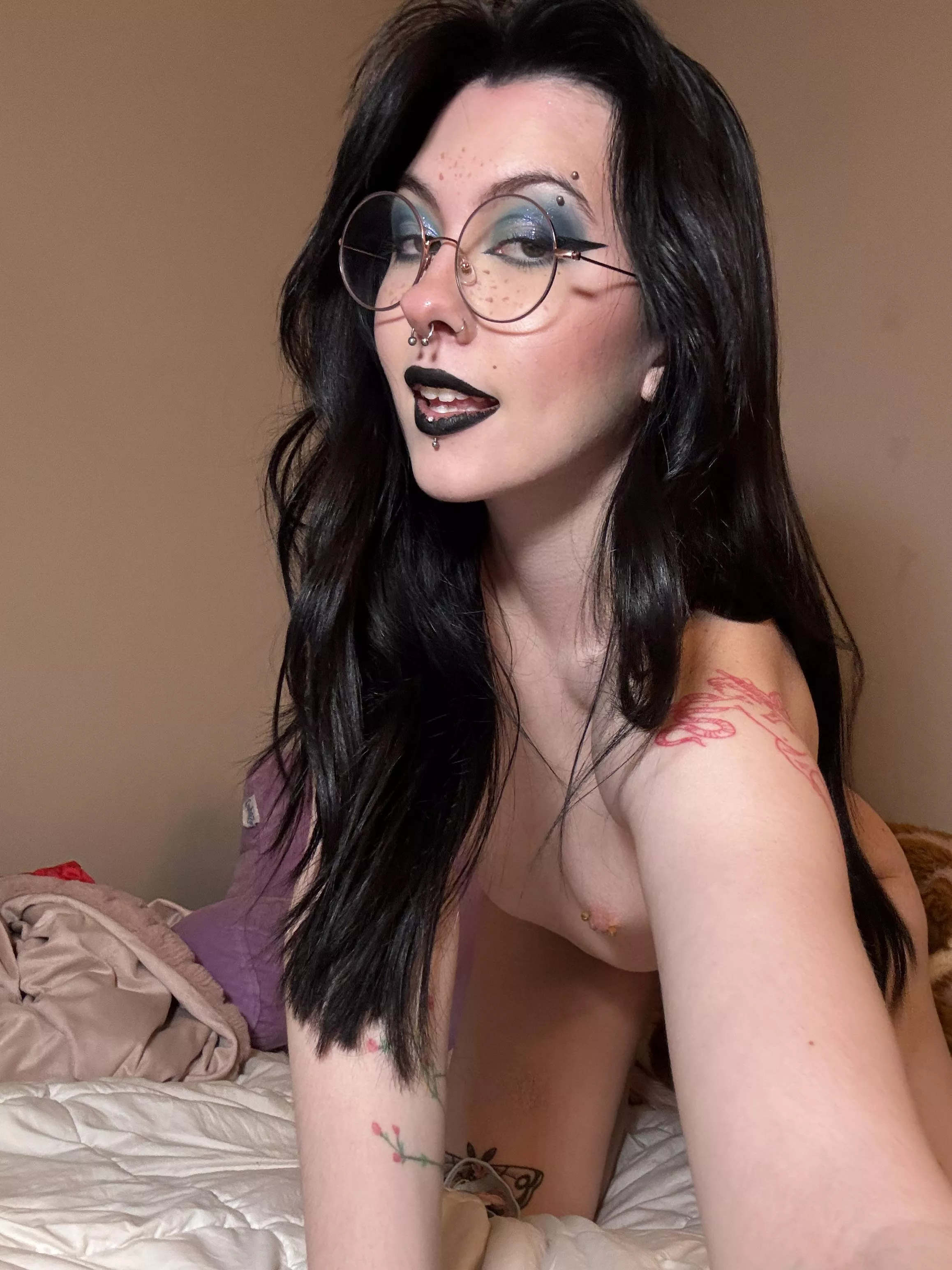 🖤 goth girls wanna have some fun too! 🖤 [cam][sext][rate][joi][pic][vid][pty][fan][aud][oth][fet][dom] ⭐️come join my telegram channel for discounts!⭐️