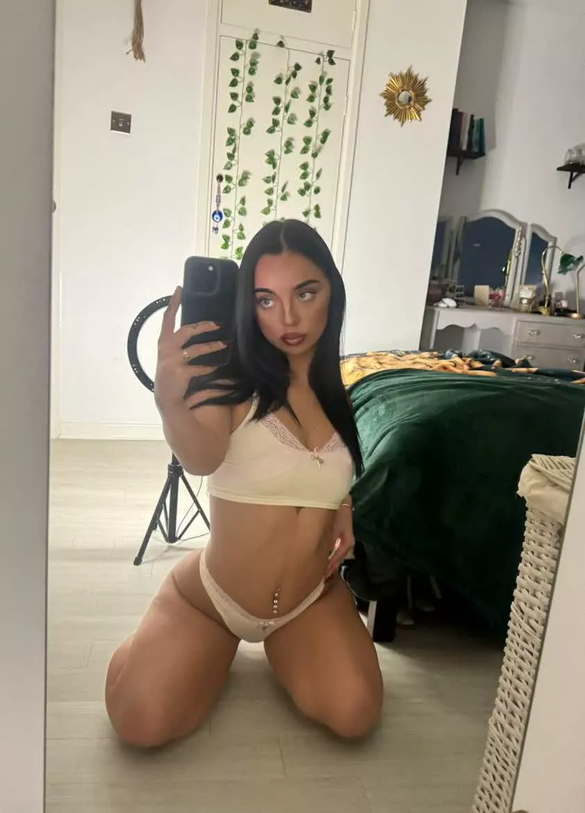 Have you ever tried a woman under 5ft? 