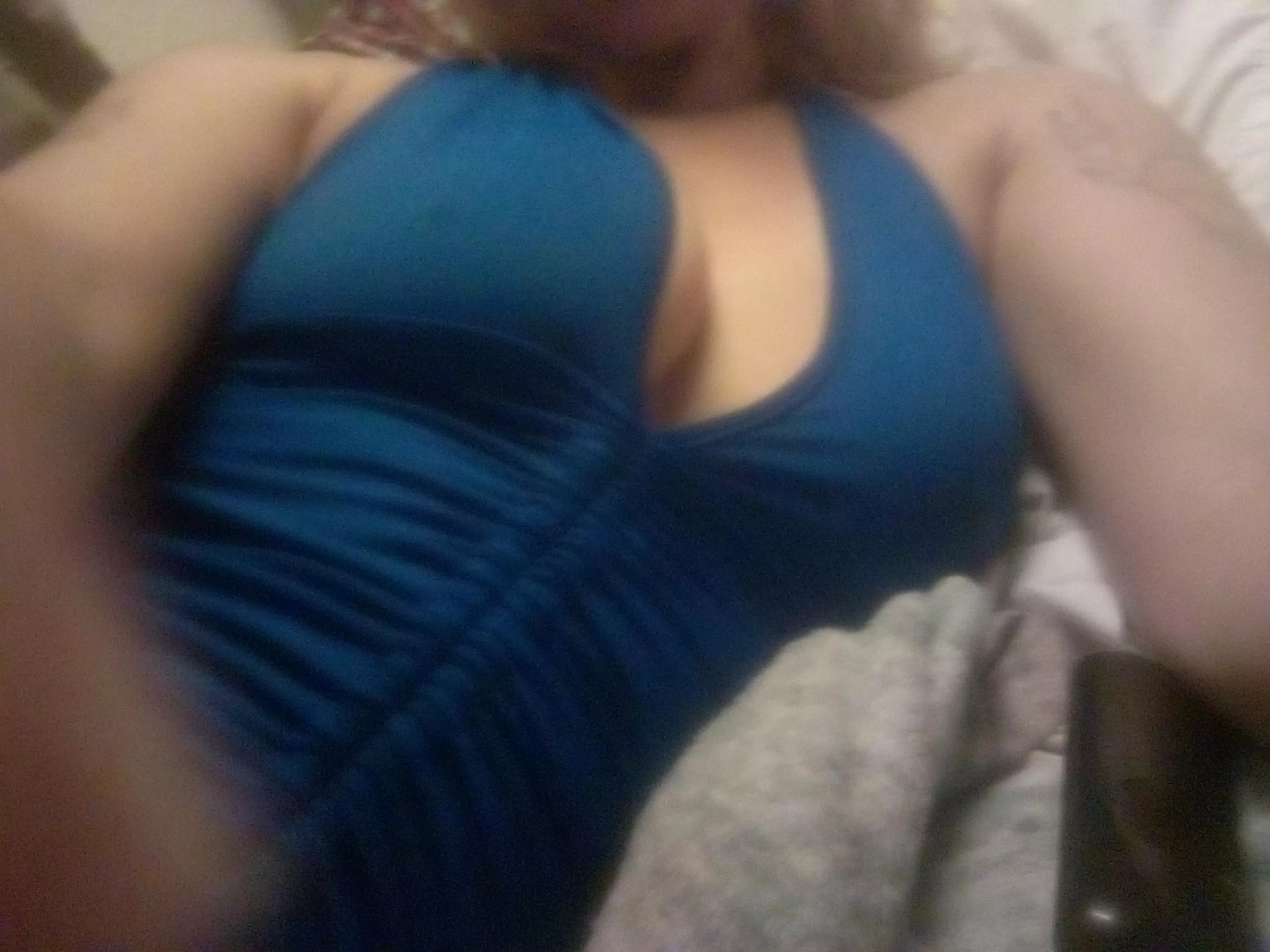 Hot horny wife wants me and another male tonight 