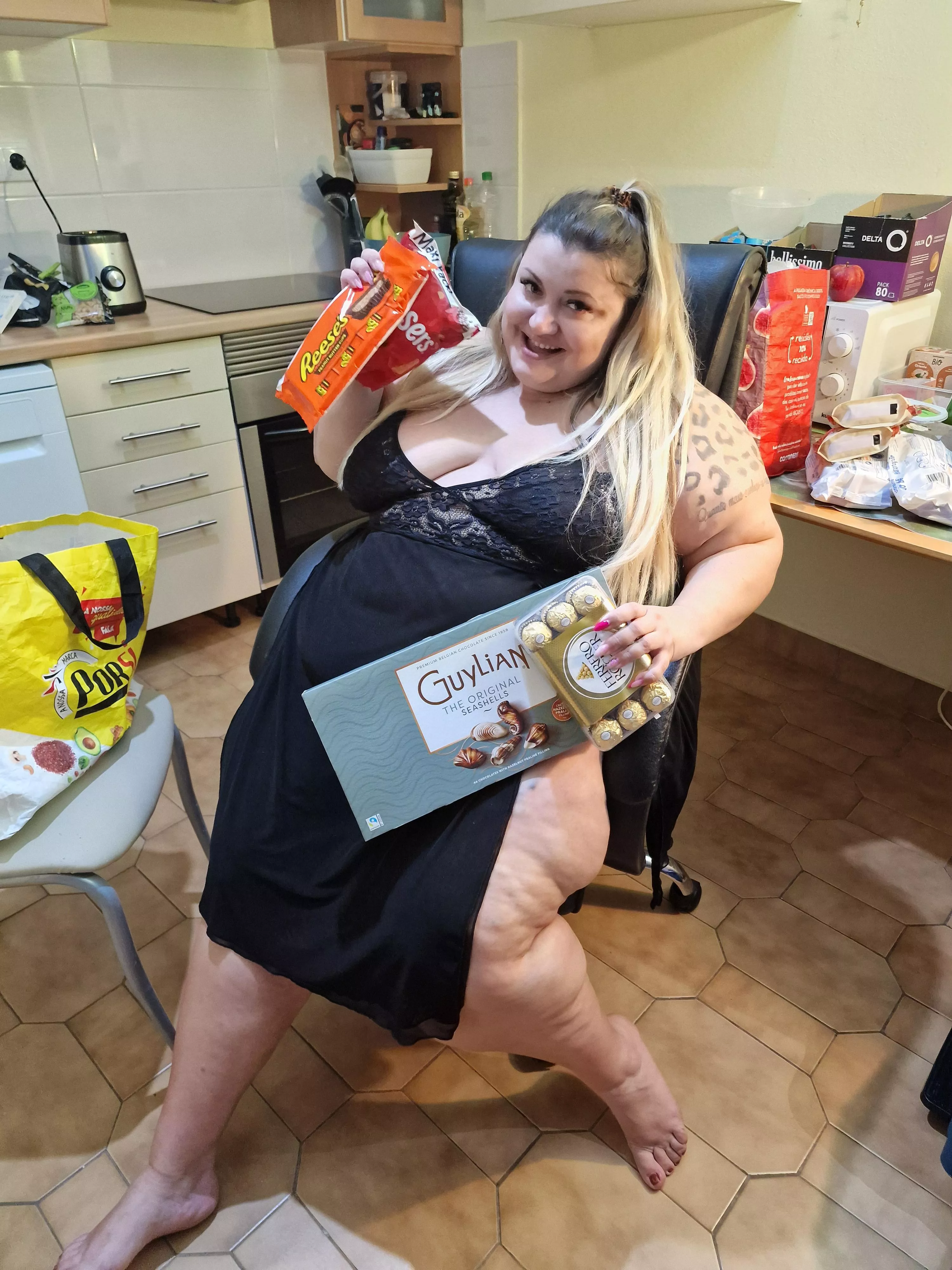 How many pounds do you think I'll gain this Christmas? 🐷 🍎