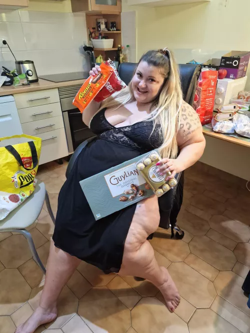 How many pounds do you think I'll gain this Christmas? 🐷 🍎 